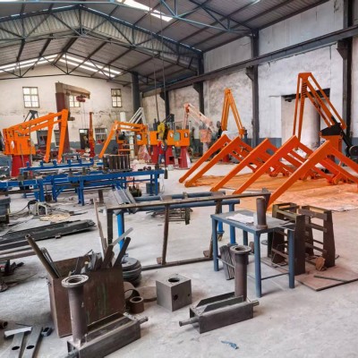 Manipolatore di foundry: processo di lavoro nel workshop
